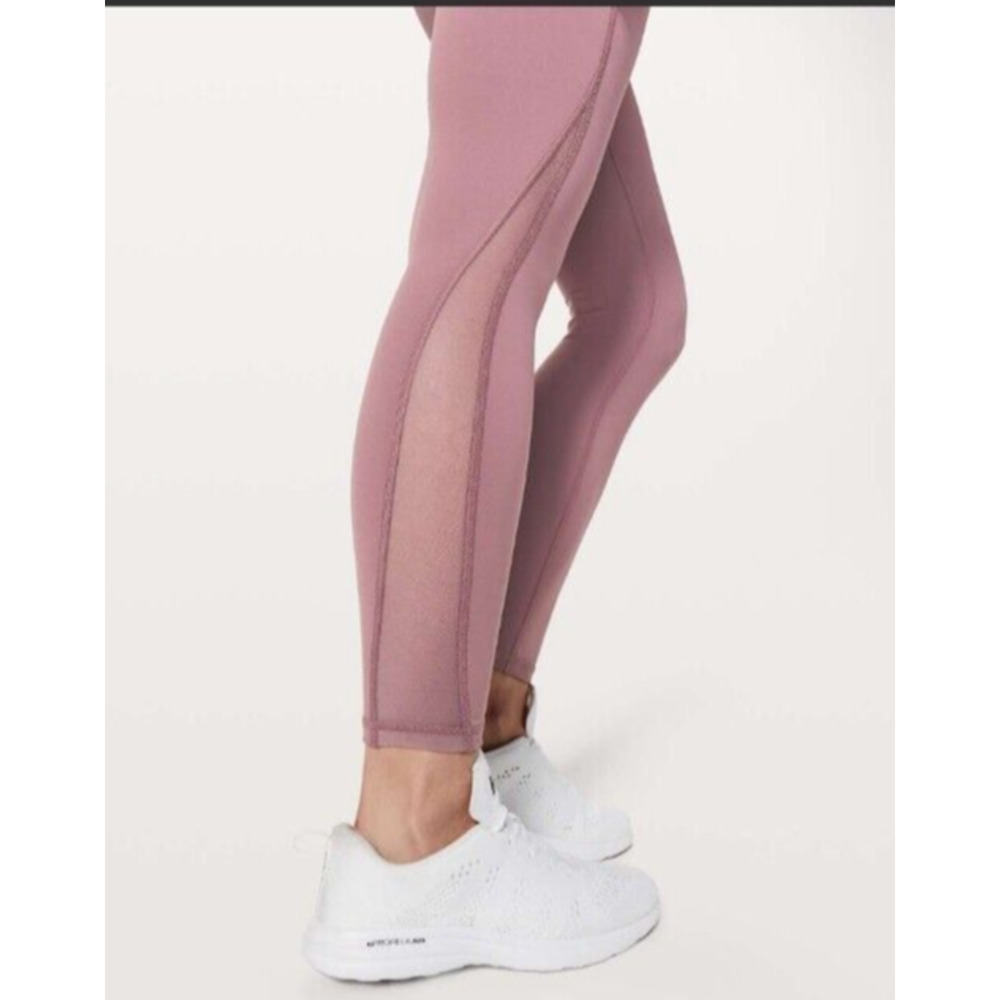 Lululemon Train Times 7/8 Pant High-Rise Legging 25" in a Tight & Slender Size 8